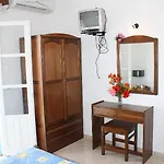 Kolona 3* Μικρή Βίγλα