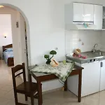 Kolona Ξενοδοχείο με διαμερίσματα