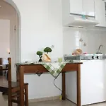 Ξενοδοχείο με διαμερίσματα Kolona