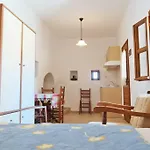 Kolona Ξενοδοχείο με διαμερίσματα 3*