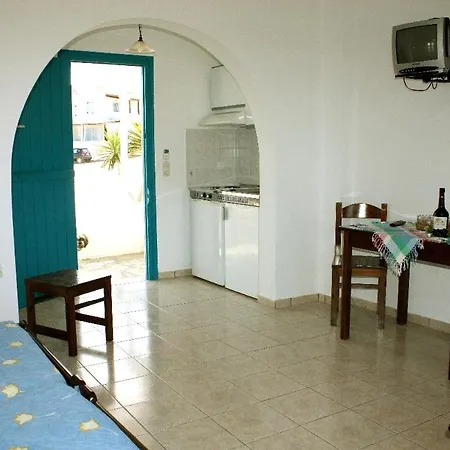 Kolona Studios Aparthotel 3*