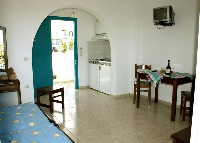 Kolona Studios Aparthotel 3*